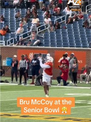 Reppin the orange and white one more time 💪🍊 #Vols #seniorbowl #nfl #tennessee #rockytop #football #brumccoy #wr 