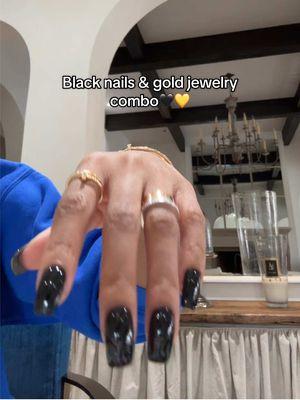 Perfect for this season! #fypシ #fyp #foryou #foryoupage #fypシ゚viral #trend #trending #tiktok #nails #nailsoftiktok #nailart #nailinspiration #blacknails #blacknails🖤 #goldjewelry 