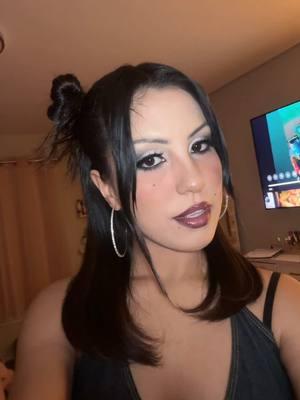 Foxy makeup from the 90s 🤎 #90s #90smakeup #90smakeuplook #90shair #90shairstyle #90sfashion #90sfashiontrends #asheleyspam #asheleybaca #fyp #fypage #foryou #foryoupageofficiall #viral #viralvideo #fypシ 