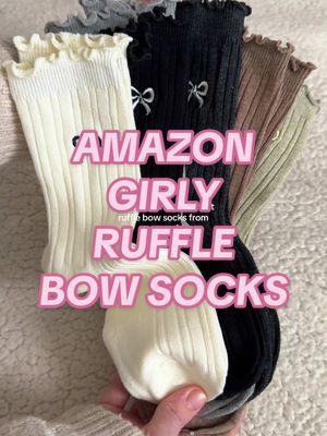 The cutest girly ruffle crew socks with embroidered bows 🎀 6 pack for only $11.99! 🙌🏻 so cute with uggs & slippers! #girlygirl #girlyaesthetic #bows #bowaesthetic #rufflesocks 