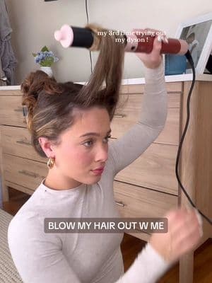 we’re learningggg yay 🥰✨ @Dyson USA @amika @Olaplex @SKIMS #blowwout #dyson #hairtok #hair #blowwoutathome 