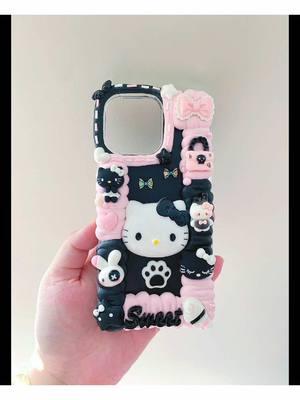 #hellokitty #hellokittygirl #hellokittyfan #hellokittylover #hellokittyphonecase  #decoden #decodencases #decodencase #decodenphonecase #customphonecase #handmadephonecase #gift #giftideas #giftidea #giftideasforher #decodendaily #decodenwithdaisy #decodenwithme 