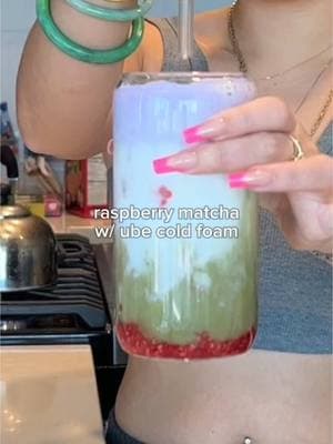 my every morning matcha recipe🥰 #matcha #matchatok #matchaathome #matchalover #matcharecipe #raspberrymatcha #ubecoldfoam #matchalove 