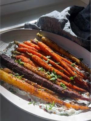 The most amazing flavor and texture combo 🤤 #roastedcarrots #moroccanspices #glutenfreerecipes 