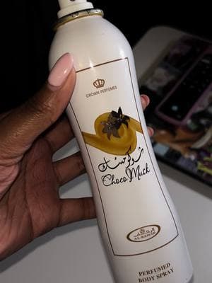 Chocolate & vanilla goodness fr 🥹🥹 #tiktokshopfinds #TikTokShop #trending #viral #tyratimani #fypシ゚viral #viral #fypシ #foryoupage #perfume #tvlv #eaudeparfum #perfumes #sweetscent #sweetperfume #perfumetiktok #floralperfume #floralperfumes #perfumesoftiktok #forthegirls #chocomusk #chocomuskperfume 