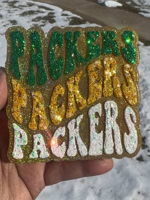 These 3 glitters are perfect for  Packers fans. Sorry they didn’t make it to the superbowl, but you can still show your love with this car freshie! #alphaomegacreationsbc #pdbcreativestudio #carfreshies #greenbaypackers 