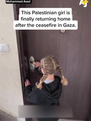 This Palestinian girl is returning to her destroyed home for the first time after her family was displaced by Israeli bombardment. #Palestine #Gaza #Israel