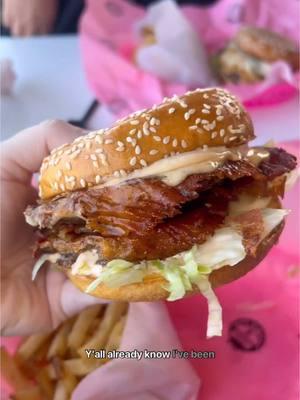 Finding the best burger in #AZ | Drop where I should go! 📍 Main Burgers | 161 W Main St Mesa, AZ  85201 🍔Burger: ALL BEEF PATTIES, CHILTEPIN & CHEESE COSTRA, BACON, CARAMELIZED ONIONS, HOUSE SAUCE AND LETTUCE SERVED ON A BRIOCHE BUN 💵Price: $19 for a double burger + fries and drink  ⭐️Rating: 9.3/10 👏Unique Factor: Mexican flavor!  [paid on my own]  #arizona #burgers #bestburgers #az 