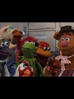 let me hold ur hand first ….. #themuppets #muppettok #puppet #fyp #muppetedit #muppetvision3d #kermitthefrog 