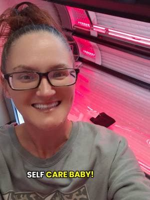 It was AWESOME!!!! ILL MOST DEFINITELY be laying this one ALLLL the time!!! Are you a tanning bed girlie? what do you use? give me some products that's really worked for you!! #tanning #tanningsalon #mamaupinsmoke #mamaupinsmokefamily #tanningbed #k7sKBL #KBL #K7S 