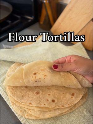 Homemade Flour Tortillas using my mom’s recipe ❤️ love you maaa #homemadefood #haycomidaenlacasa #homemadetortillas #flourtortillas 