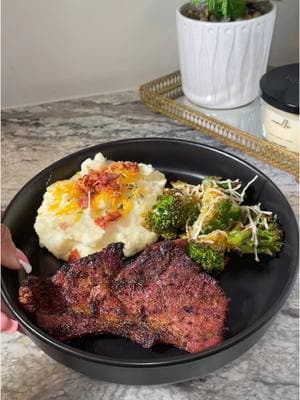 Dinner For My Boo: Pork Steaks, Homemade Mashed Potatoes, & Garlic Parmesan Roasted Broccoli 🥘 ✨🥰 #cooking #dinner #Recipe #sundaydinner #jamayaalexis #fyp #cookathome #porksteak #mashedpotatoes #broccoli #soulfood #mealideas 