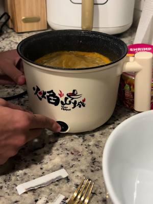 Súper 😃😃 me encanta esta #pot #olla #ramne #maruchan #maruchan #ramen #china #cocina #adolescentes #cocinadacil #practica #ideal #ideas #opcion #Home #hogar #comida #cena 