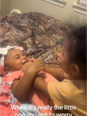 I watch them wrestle almost everyday 😅😅😅 if yall see how their daddy and brothers do them yall would understand 😅 #Siblings #sistersforever #babiesoftiktok 