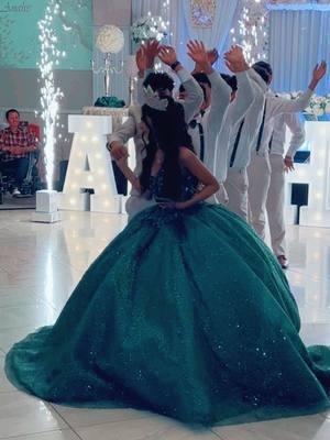 #dvenuereceptionhall #bodasusa #quinceañeracheck #quinceañeras2024♥️ #xvaños #xvargentina #xvargentina #chandlerhighschool #quincepartyideas #quincepartyideas #peruquinceañera #patogray #weddingmesa #goviral #beauty #quinceañerasbelike #quinceamexico #mesaquinceañera #