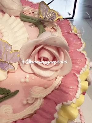 Pasteles en crema chantillí #parati #vintagecake #cake #floresenfondant #tendencia #anavazquez2000 #pastelespersonalizados 