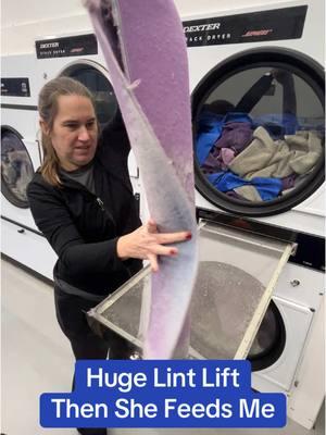 And she made a total mess. #laundryfun #oddlysatisfying #laundryservice #laundry #laundrytok #vacuumcleaner #lintplay #fyp #vacuumtherapy #lintlife 