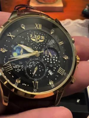 Un reloj muy bonito y muy elegante#reloj #watch #menwatch #relojelegante 