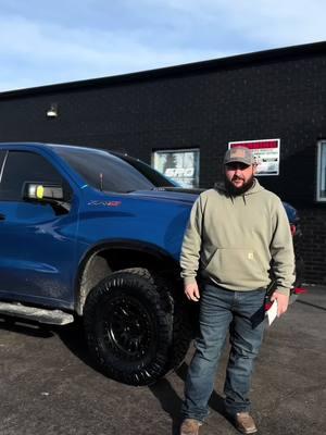 Shoutout to Alberto for stopping by! Who’s next ??? #smoothperformanceoffroad #spo #offroad #wheelshop #wheelspin #wheelsshops #wheelshopping #wheel #wheelsinstock #tireshop #nittos #fuelwheels #silverado #silveradozr2 