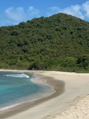 One of the most magical places I have ever visited smuggler British Virgin Islands. #travel #bestbeaches #beacktok #traveltok #letsgo #bluewayers #diving #nvi 