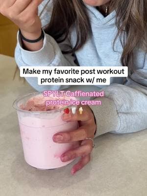 The perfect morning protein meal to fuel ur body and give u a lil extra kick⚡️Chocolate Spylt is my favorite but strawberry is definitely growing on me after making it into ice cream🍓🥛🤝🏼🍦 #highprotein #proteindrinks #spylt #caffeine #creamirecipes #fyp #ninjacreami #proteinicecream #hyrox #pilates #postworkout 