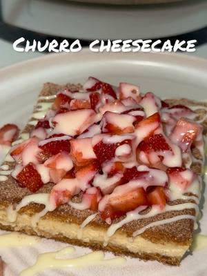 Churro cheesecake #churrocheesecake #cheesecake #desserts #dessert #dessertrecipe #sweets #sweettreats #Recipe #postresfaciles #postres #ideas #churros #ideasgeniales #FoodTok #snack #recetas #strawberry #tartadequeso #easydesserts #foryourpage #fypage #fyp #parati 