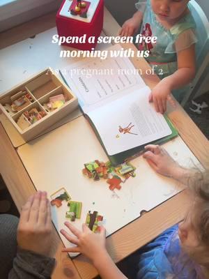 Spend the morning with us as we work towards being  screen free kids  #toddleractivities #screenfreetoddleractivities #screenfreeplay #stayathomemom #MomsofTikTok #toddlermomlife   Screen free toddler activities | screen free morning activities | screen free alternatives 