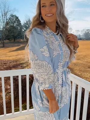 Happy Wednesday! 🩵🐚🌊😀💙 You can find our new arrivals online or in store today! #fyp #foryou #shoplocal #shopallielynns #boutique #spring #coastal 