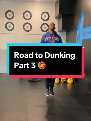 🚀ROAD TO DUNKING Pt. 2🏀 🤕 One of the most common injuries for active adults is a torn achillies tendon. More times than not it’s usually the result of a sudden increase in workload. AKA you went from sitting at the desk at work all week, into a basketball/soccer/ flag football tournament or played for multiple hours.  💥 Simple exercises like jumping rope and pogos regularly added into your routine can keep those tendons fresh & active so that when we increase the demands on that area (running, jumping, cutting, etc) the tendons don’t get that shock and we can help decrease the risk of injury 1️⃣ Warm Up 2 Mins of Jump Rope 2️⃣ Pogo Hops 3x8 3️⃣ Sprints 8x 👟- @Vivobarefoot - ‘CHAMPS10’  👖-  @Actively Black Store  👥 Follow for more drills and exercises to help you #levelup your athletic game!  • • • • #HouseofChamps #FollowMyJourney #RoadToDunking #VerticalJump #VerticalJumpTraining #DunkTraining #FitDads #StillGotIt #DebunkingMyths #DunkChronicles #AgingGracefully #FitOver35