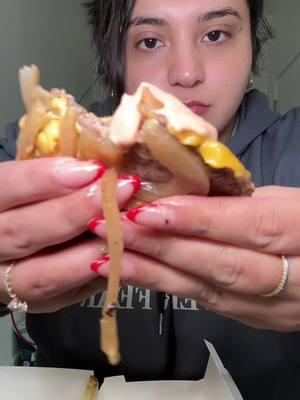 Pt 2 🍔🥲🤤🤤🤤🤤. #therealjasminer #mukbang #flyingduchmanmukbang #innoutflyingdutchman #innoutmukbang #messymukbang 