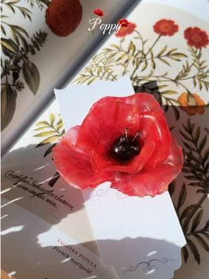 🌺 Poppy hair clip! 🌺 📄 Shrink plastic sheets: Link in profile description 🎨 Templates & tutorials: My Patreon ✨ #poppy #shrinkplastic #jewelrymaking #handmade #hairclips 