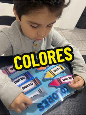 Colores 🖍️🔵🟡🟢.             Saco tres mal 🙃 🥲Pero entendió muy bien la dinámica✨ #proudmommy #toddlerlearning #aprendiendoconlalito