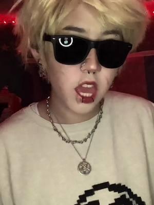 #DAVESTRIDER : tryna be cool to impress the huzz or smth #hehim #homestuck #homestuckcosplay #davehomestuck #davestridercosplay #cosplay #foryou #fyp #turntechgodhead #hsdave #betakids 