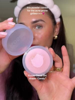 will never get over this powder combo!! 💖 the pressed powder before the loose powder has been a GAMMEEE changer… and I’m obsessed with the pink ✨ the perfect airbrush flawless finish for the acne girlies @Kosas @Saie #acnemakeup #acnesafemakeup #acnesafeproduct #acnemakeuproutine #makeuptutorial #makeuptip #acneprone #acneskin #acnejourney 