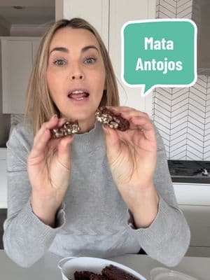 BARRITAS DE FRUTOS SECOS⎢12 unidades ➪ 100g chocolate negro 🍫 ➪ 1 cucharada de aceite de coco 🥥  ➪ 180g de frutos secos⎢mezcla al gusto ❄️ Conservar en la nevera o congelador. A disfrutar 🥳.  ❤️ SI TE GUSTO ESTA RECETA NO TE OLVIDES DE MI CORAZONCITO. ⇢⇢⇢⇢⇢⇢⇢⇢⇢⇢⇢⇢  #snacks #snacksaludable #ketosnacks #f 