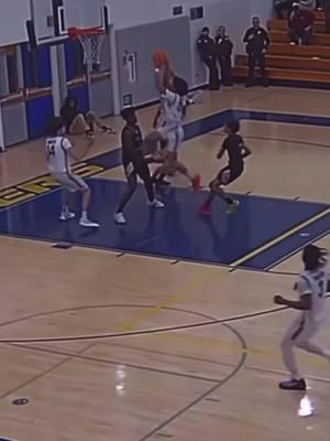 They can’t guard him at all 😳 #basketball #dunk #flight #wow #fyp #fly #major #elite #natomas #inderkum #jumpman #levels #sacramento #scholarship #d1 #community #ballislife #dunk #slam #california #basketball #basketballtiktok #basketballchallenge #basketball🏀 