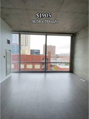 Spending money on grocery delivery? OUT 🚫 Taking < 10 min walk to Trader Joe’s or Jewel instead? IN ✅ Get a lil slice of that city vibe in this South Loop apartment w/ the exposed concrete, updated finishes, floor-to-ceiling windows PLUS a gym, dog run, indoor parking & MOREEEE 📲 DM us to get more info from an agent!! *All pricing shown includes specials* #chicago #chicagoapartments #chicagorealestate #apartmenthunting #traderjoes #southloop 