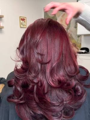 deep red wine 💋🪽 #redhair #deepredhair #softihair #k18results #hairinspo #hairtransformation #haircut #butterflylayers #hairinspo #blowoutturorial #dfwhair @Matrix @framar @L’Oréal Professionnel @IGK Hair @Schwarzkopf Professional 