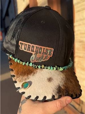 Okayyyyy y’alllllll 😱 This may be the MOST BADA$$ hat TO DATE 🔥 AND….. it’s available!  This is for the turquoise lover- Black on black Richardson 112 SnapBack with the coolest authentic cowhide, and black leather whipstitch. Stunning turquoise chip with faux silver pearl accents chain. It has a sterling stamped longhorn super UNIQUE pin, with custom Turquoise Junkie distressed turquoise leather patch. AND… to top it off, the most stunning ROYSTON and sterling silver hat brim clip (maker stamped and .925).  This one isn’t for the faint of heart, available now- $225+tax/shipping… first come, this one is truly one of a kind! 🌵 #fullriverfabrication #fullrivertradingco #fullriversilver #turquoise #turquoiselovers #truckerhat #westerntruckerhat #punchy #fullriverhatbar #richardsonhats #richardson112 #westernstyle #cowgirl #cowgirlstyle #westernfashion #yallternative #yallternativefashion #yallternativegirl #westerngrunge #truckerhats 