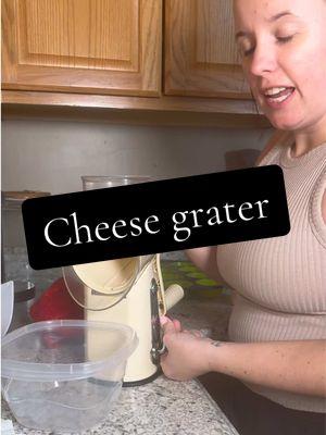 Upgrade your cheese grater today! ✨ #cheesegrater #rotarycheesegrater #TikTokShop #viralcheesegrater #kitchenfinds #kitchenmusthave 