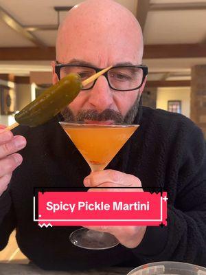 Spicy pickle martini 🔥🥒 @Rhoback #johnnydrinks #spicypickle #picklemartini #rhoback