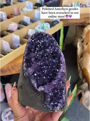 Comment down below which is your fav Amethyst piece from this video💜🔮🧘‍♀️  #amethyst #amethystgeodes #geode #crystals #polishedcrystals #purplecrystal 