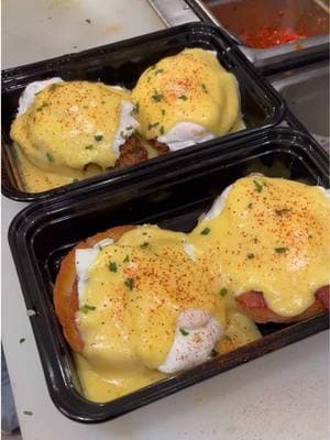 Sizzling chorizo benny 🥵 #eggbred #chorizo #egg #hollandaisesauce #breakfast #lahabra #longbeach #huntingtonbeach #fyp 