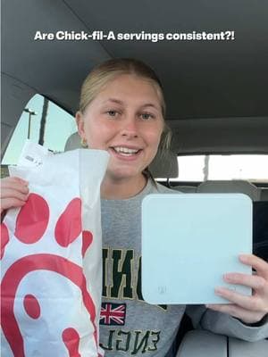 ARE CHICK FIL A SERVING SIZES ACCURATE?! 🤯🫣 #chickfila #consistency #fastfood #Foodie #servingsize 