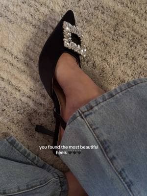 SO GORGEOUS!!!!!😍😍 #itgirlheels #findsforthegirls #ootdideas #inspo #fashioninspo #ttshopdeals #heelslove #heelscollection #girlythings #girlyfinds #ttshopping #ttshopfashion #OOTD #ootdstyle #mustget #heelsforwomen #myheelscollection #kittenheels #kittenheelsoutfit #kittenheelshoes #findsforyou #outfitinspiration #fashiontiktok #fashioninspo #whiteheels #weddingheels #heelsforanyoccasions 