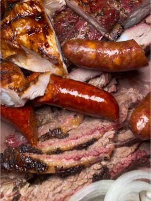 Addicted to the flavor 🔥 #hillcountrybarbecue #barbecuelovers #texasbarbecue #fyp #nycrestaurants #nycfoodies #lowandslow #dceats #goodeats #brisket #hotlinks #chicken #dcrestaurants 