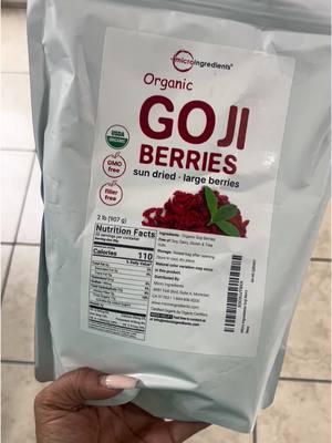 New food finds! Goji berries perfect for açaí bowl! #gojiberries #organicfoods #onlinedeals #tiktokshopmusthaves 