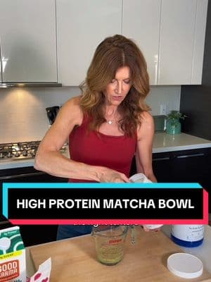 Adding shredded coconut to the matcha base gives it an awesome texture—I mention it briefly in the video, but don’t want you to miss out! You know I love whole food protein sources and fresh fruit, but life happens. Having quick, easy options for busy days is key. Give it a try and lmk what you think! #proteinbreakfastbowl #easyproteinbreakfast #fitover50 #busymoms #healthybreakfast #matcharecipes #fyp #breakfastideas 