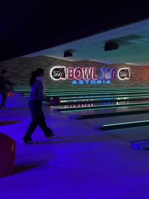 $10 for 2 hours of unlimited bowling AND shoe rentals in NYC! ✅🎳 This is @Bowl 360 Astoria but they have two other locations in Ozone Park and Brooklyn. More info on the deals below! ⬇️⬇️ ***check your specific location for current specials*** Monday-Sunday (10am - 1pm) 2 hours of unlimited bowling + shoe rental for $10. Sunday-Thursday (1pm - close) 2 hours of unlimited bowling + shoe rental for $25. #ThingsToDoNYC #NYC #NewYork #NewYorker #Bowling #DateIdeas #FamilyFun #NewYorkCity #Astoria #Brooklyn #Queens 