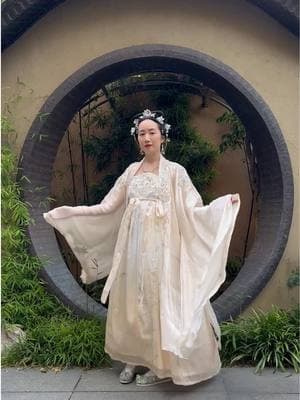 Happy Lunar New Year! #chinesenewyear #hanfu #historicalfashion #historicalcostume #tangdynasty 